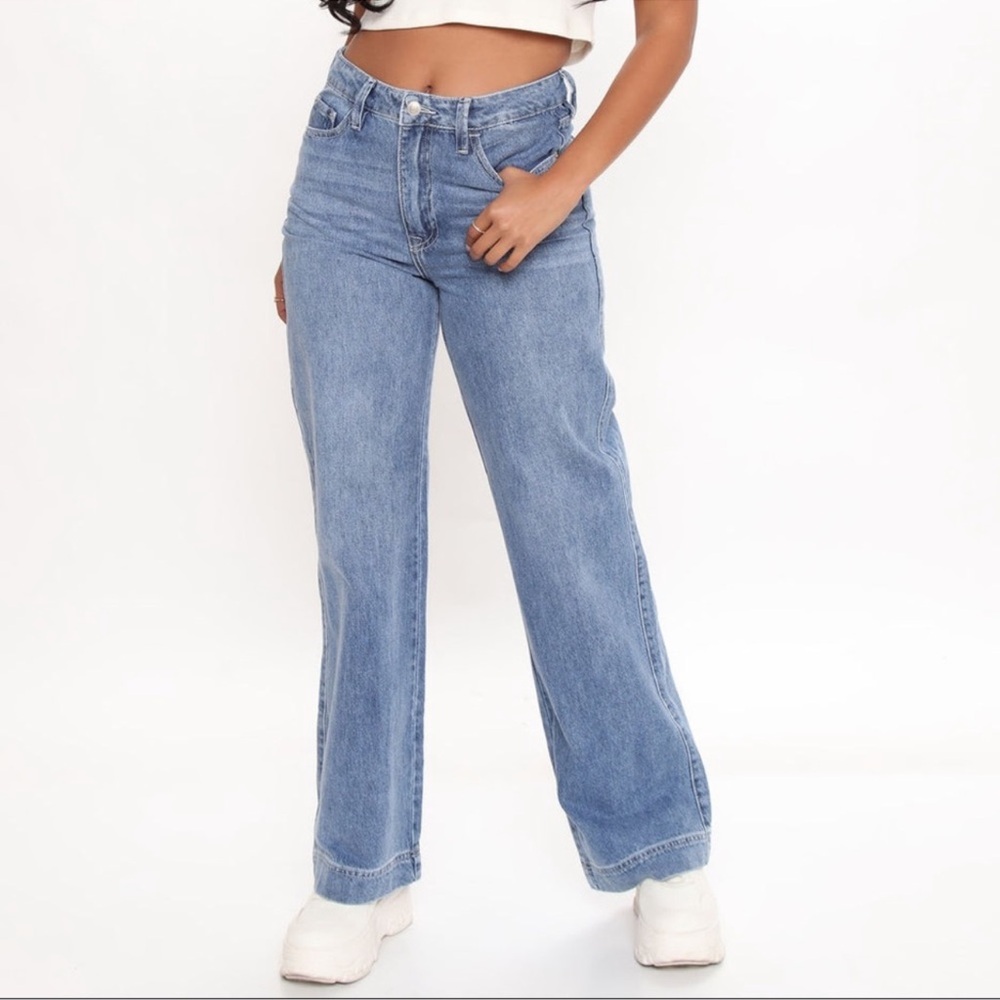 Fashion Nova Malibu Classic Wide Leg Medium Wash Women’s Denim Jeans ✨